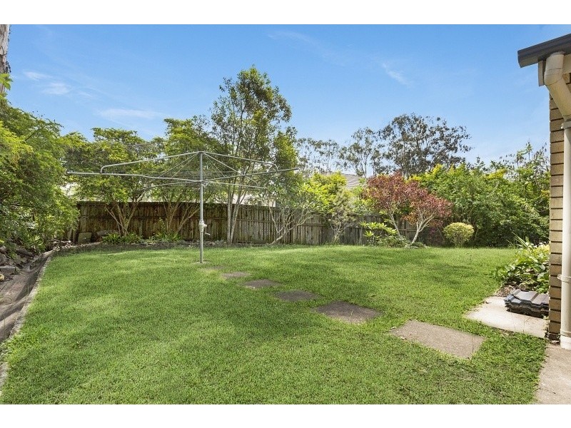 10 Caber St, Kenmore QLD 4069