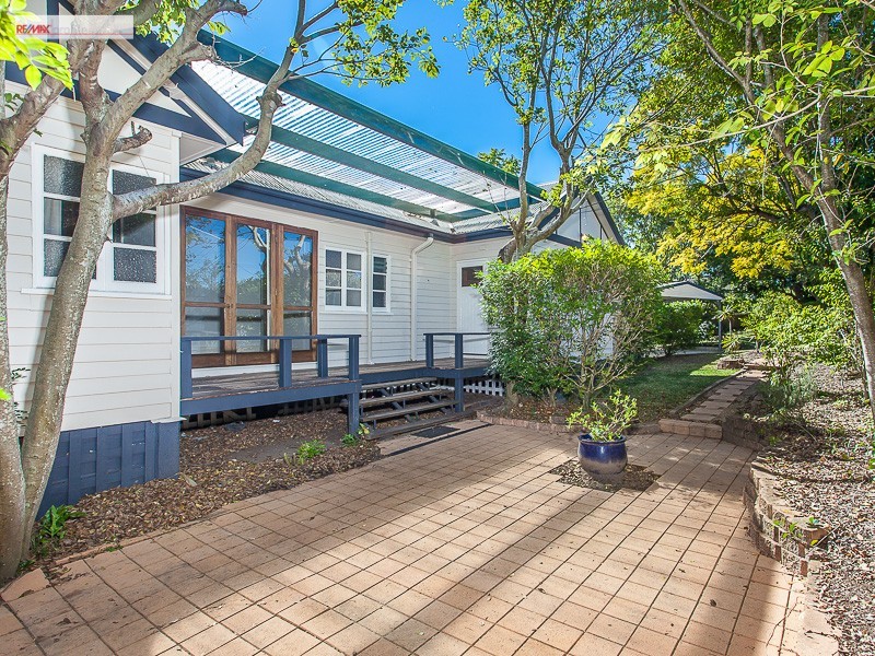 27 Stuartholme Road, Bardon QLD 4065