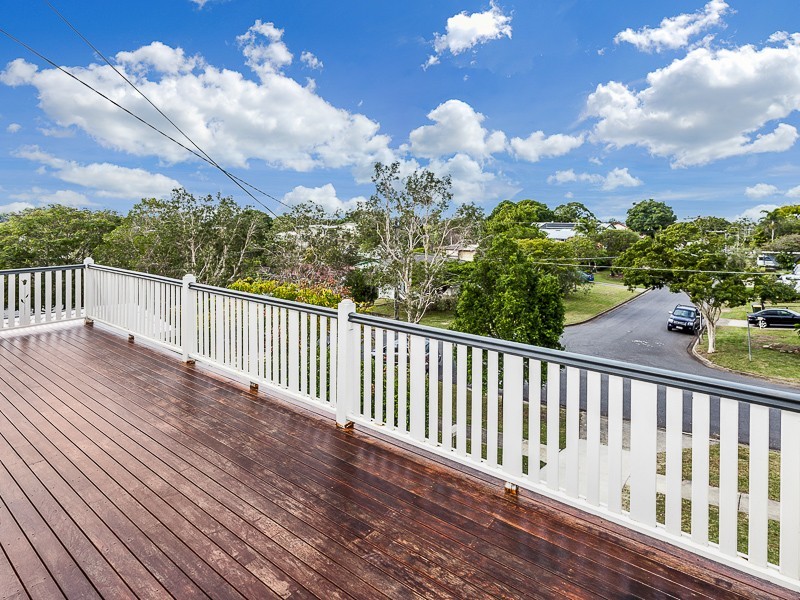 10 Kingaroy Street, Stafford Heights QLD 4053