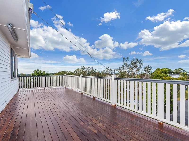 10 Kingaroy Street, Stafford Heights QLD 4053