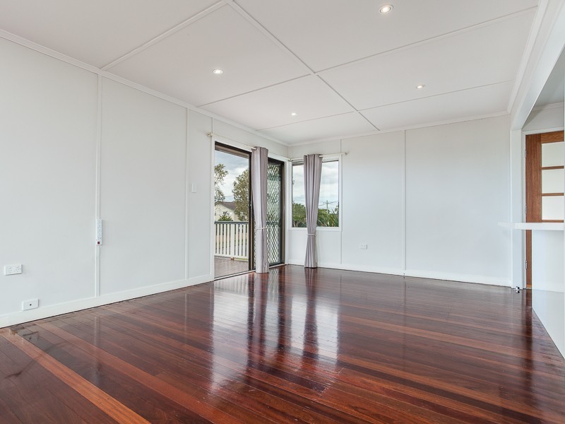 10 Kingaroy Street, Stafford Heights QLD 4053