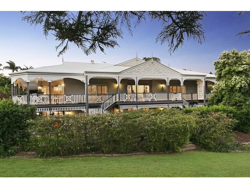 63 Drysdale Cr, Brookfield QLD 4069