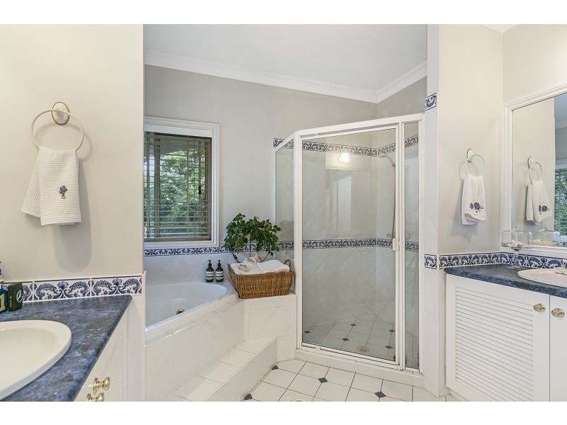 63 Drysdale Cr, Brookfield QLD 4069