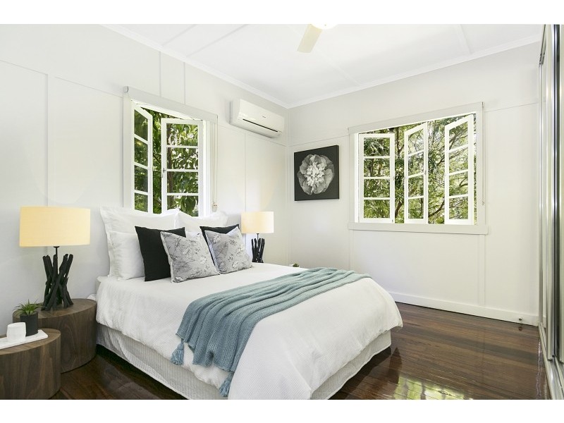133 Royal Parade, Ashgrove QLD 4060