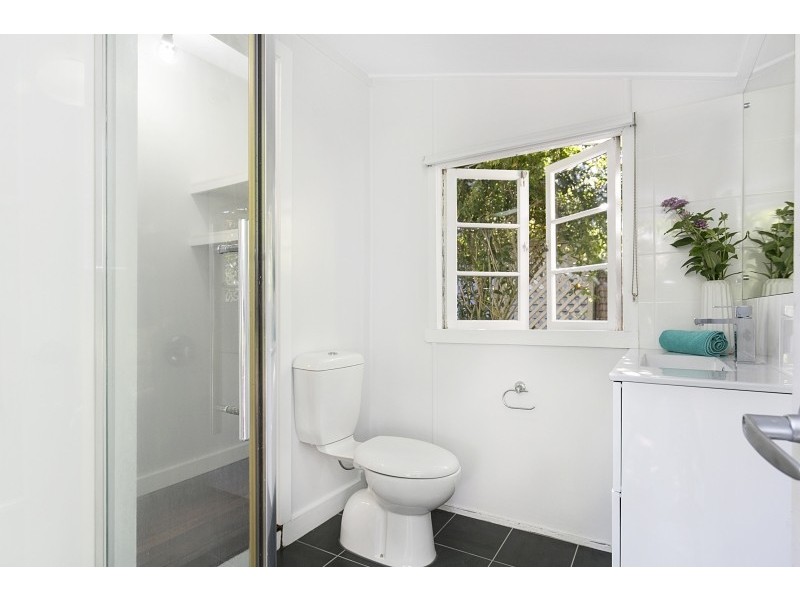 133 Royal Parade, Ashgrove QLD 4060