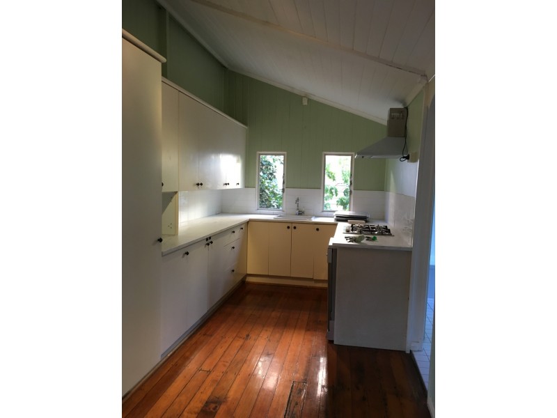 33 Erneton Street, Newmarket QLD 4051