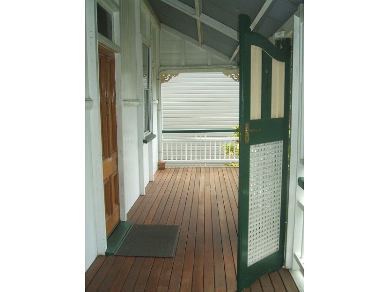 33 Erneton Street, Newmarket QLD 4051