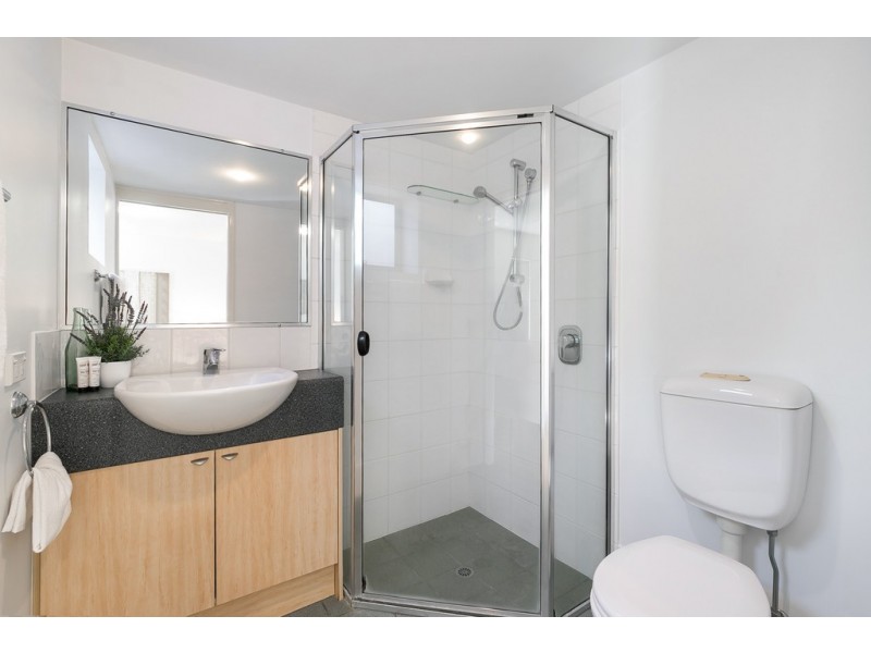 54/7 Landsborough Terrace, Toowong QLD 4066