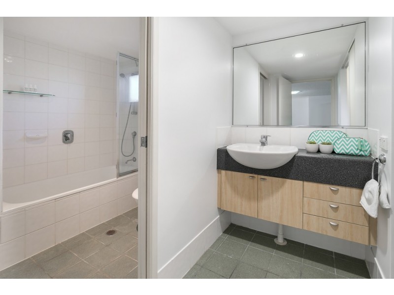 54/7 Landsborough Terrace, Toowong QLD 4066