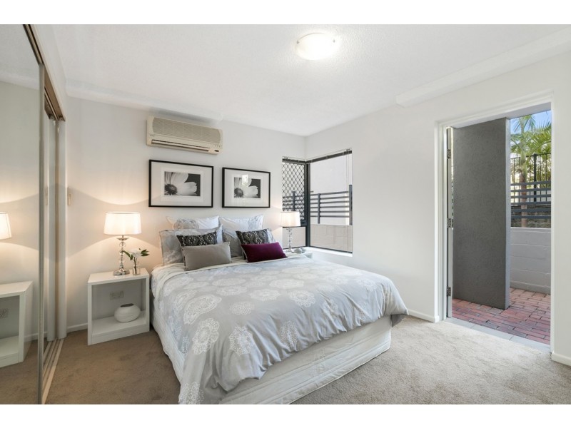 15/7 Landsborough Tce, Toowong QLD 4066