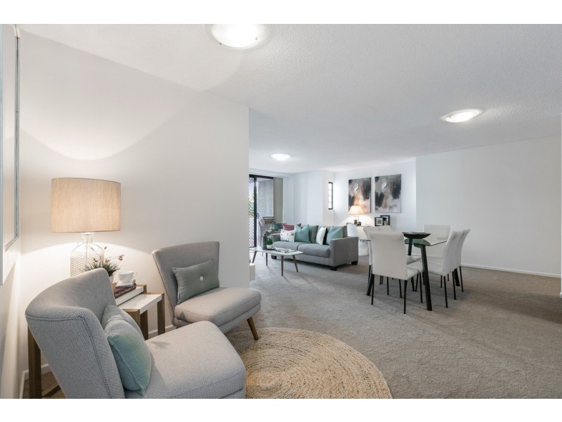 15/7 Landsborough Tce, Toowong QLD 4066