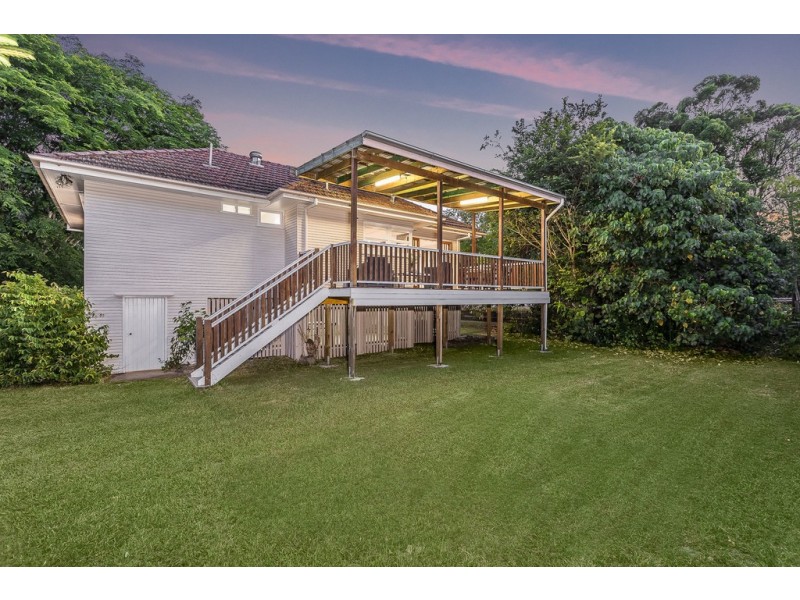 249 Fletcher Parade, Bardon QLD 4065