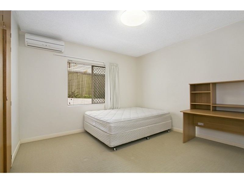 2/21 Glen Road, Toowong QLD 4066