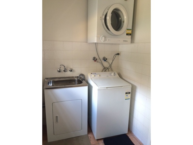 2/21 Glen Road, Toowong QLD 4066