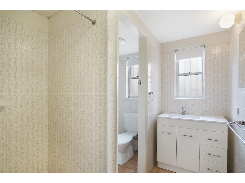 2/21 Glen Road, Toowong QLD 4066