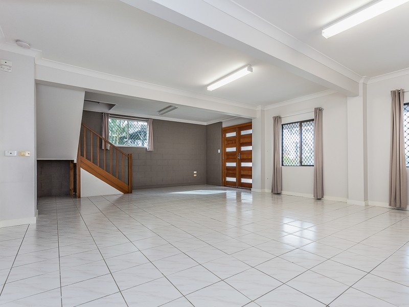 10 Kingaroy Street, Stafford Heights QLD 4053