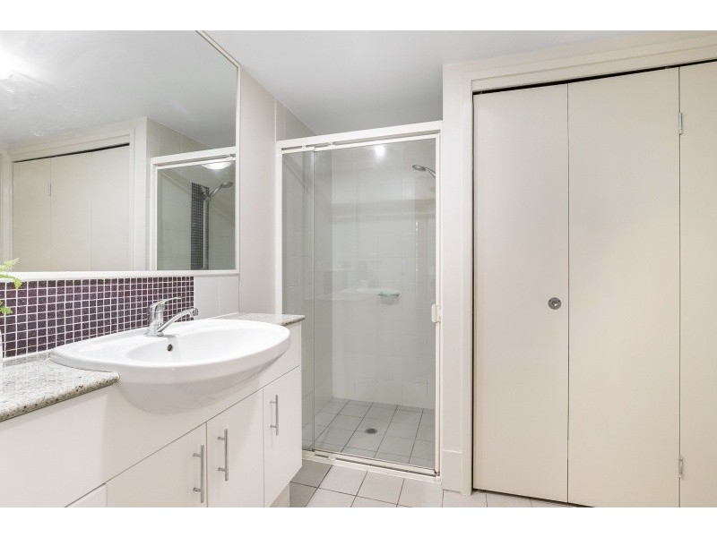 230/32 Patrick Lane, Toowong QLD 4066