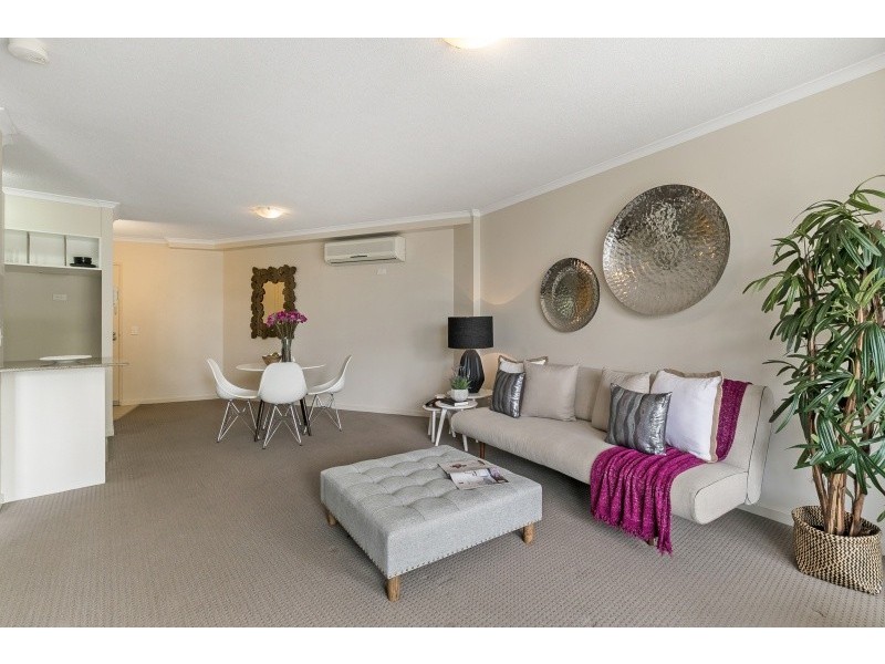 230/32 Patrick Lane, Toowong QLD 4066