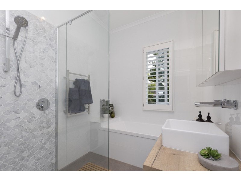 86 Heliopolis Parade, Mitchelton QLD 4053