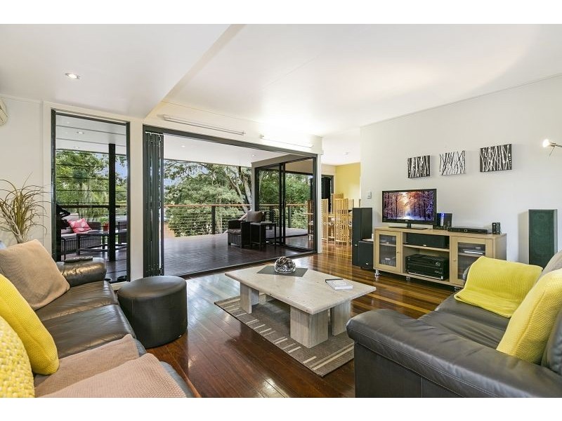 20 Tarbet Street, Kenmore QLD 4069