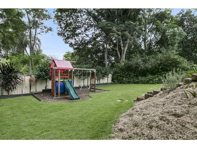 20 Tarbet Street, Kenmore QLD 4069