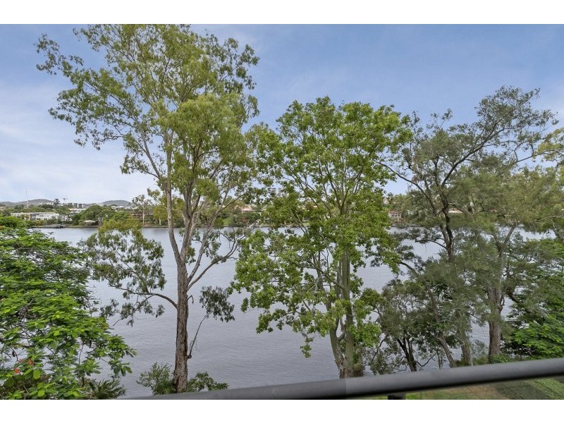 15/136 Macquarie Street, St Lucia QLD 4067