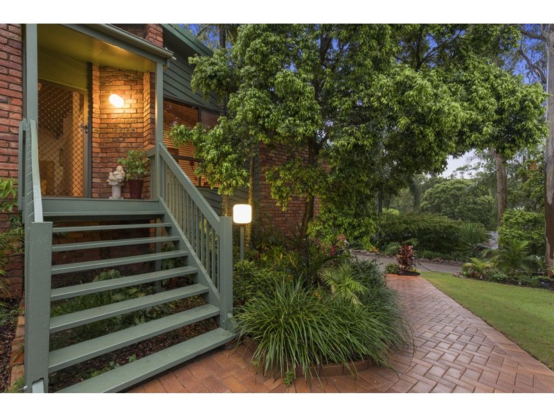 8 Parton Street, Stafford Heights QLD 4053