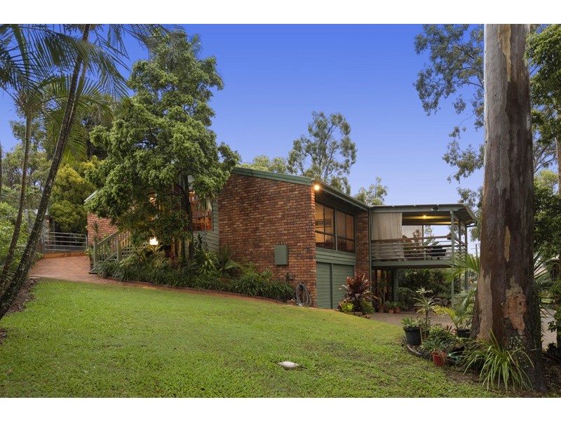 8 Parton Street, Stafford Heights QLD 4053