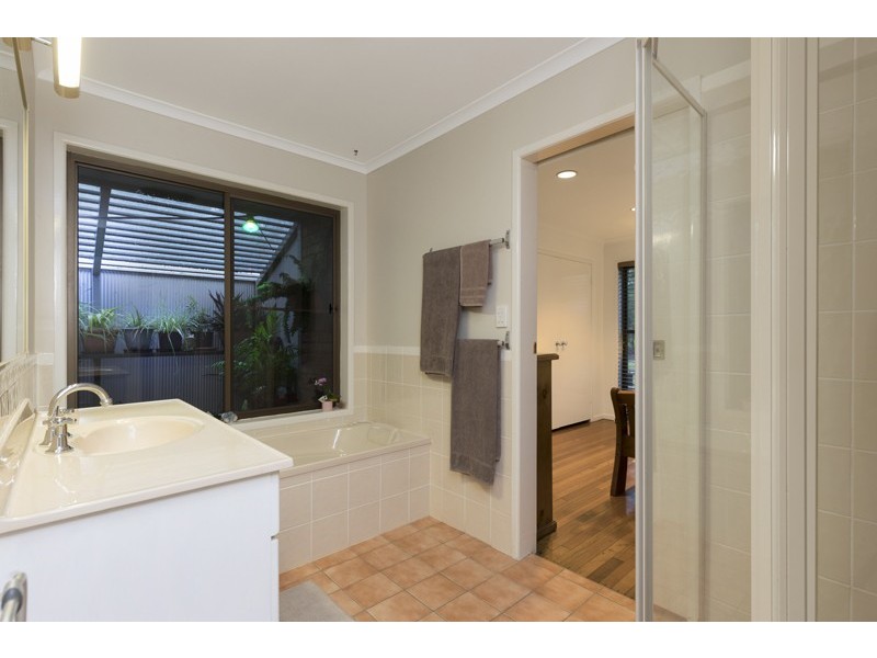 8 Parton Street, Stafford Heights QLD 4053