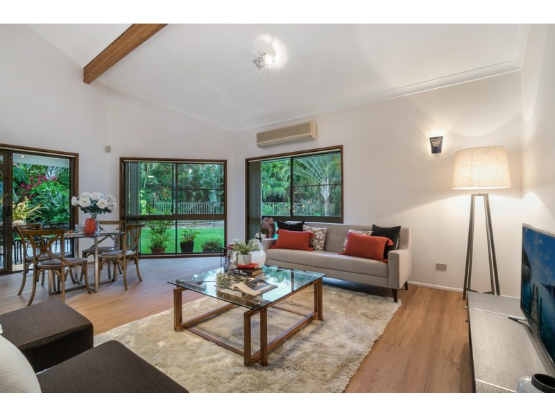 3 McInnes Place, Mount Ommaney QLD 4074