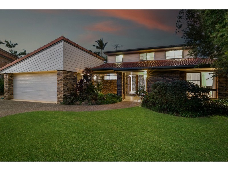 3 McInnes Place, Mount Ommaney QLD 4074