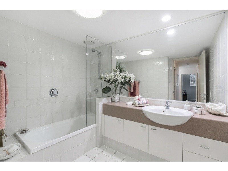 4/180 Swann Road, Taringa QLD 4068