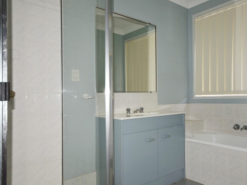 22 Elmhurst Crescent, Flinders View QLD 4305