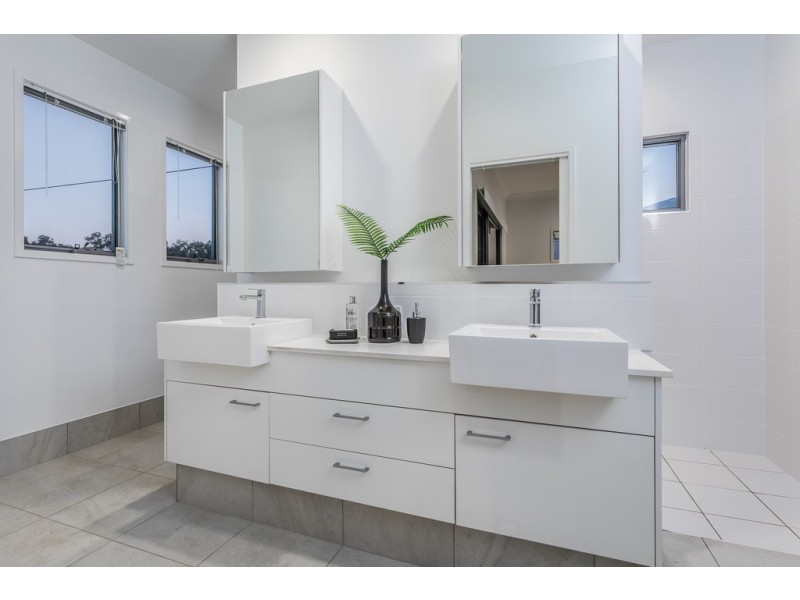 6 Balderstone Street, Corinda QLD 4075