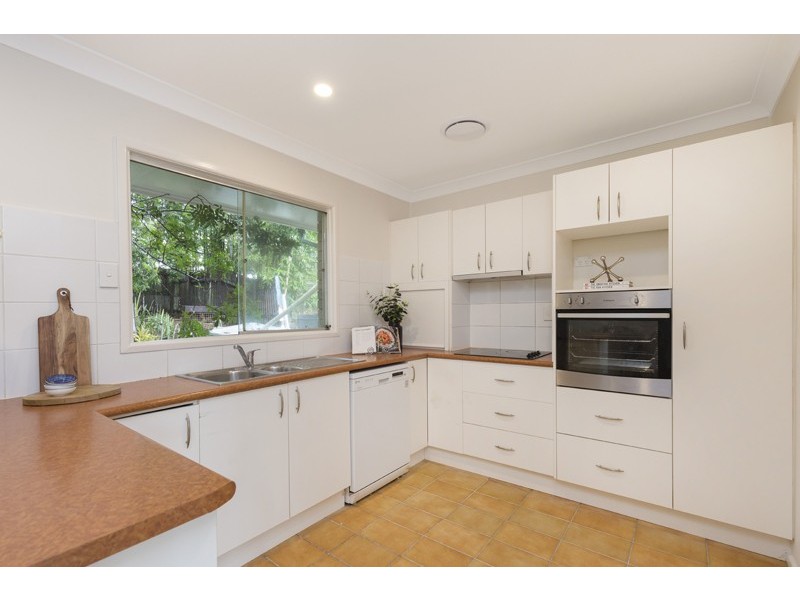 15 Woodside Street, The Gap QLD 4061