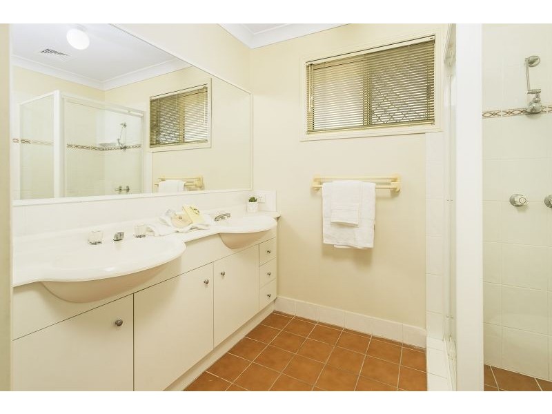 3 Fern Place, Kenmore QLD 4069