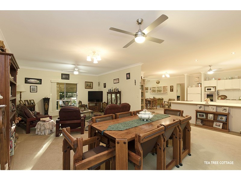 4 Tea Tree Close, Samford Valley QLD 4520