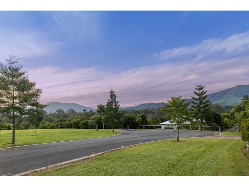 4 Tea Tree Close, Samford Valley QLD 4520