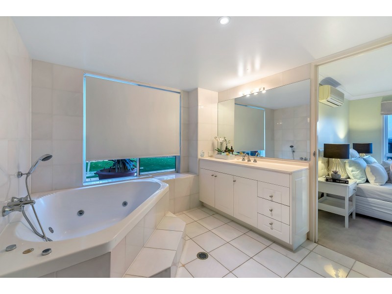 279 Kenmore Road, Fig Tree Pocket QLD 4069