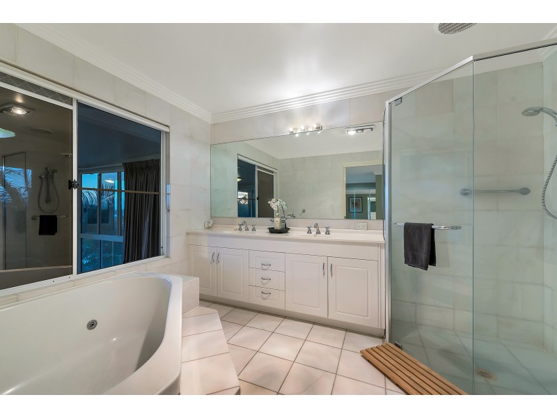 279 Kenmore Road, Fig Tree Pocket QLD 4069