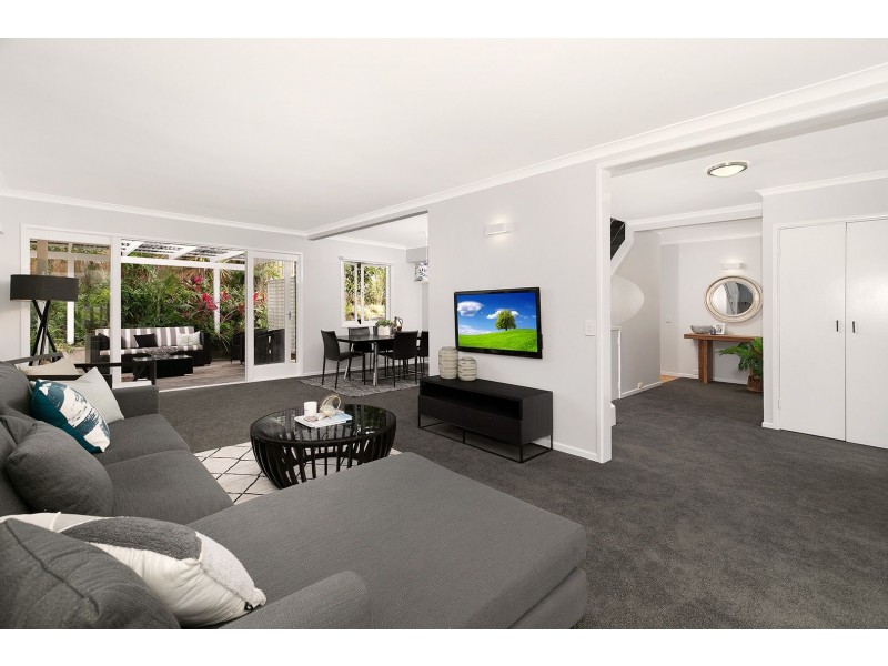 10 Caber St, Kenmore QLD 4069