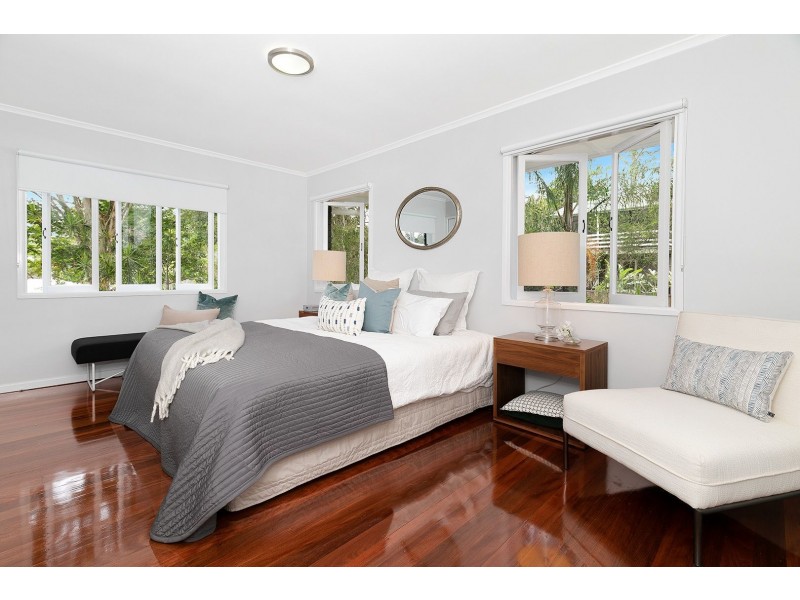 10 Caber St, Kenmore QLD 4069