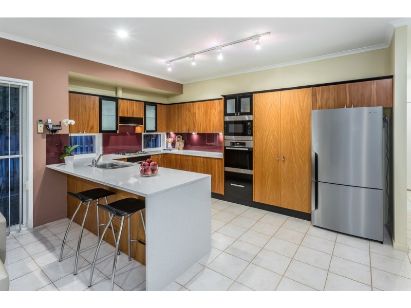 17 Jamieson Place, Brookfield QLD 4069