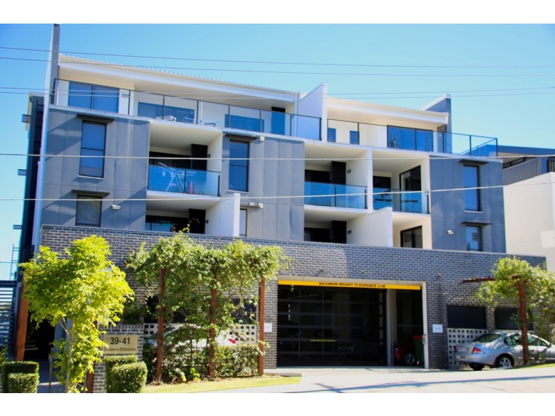 13/39-41 Clarence Road, Indooroopilly QLD 4068