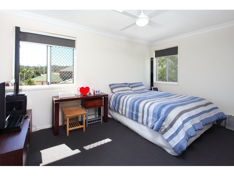 8 Blackbutt Place, Brookfield QLD 4069