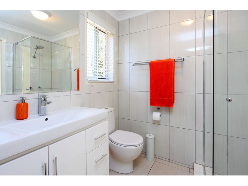 8 Blackbutt Place, Brookfield QLD 4069