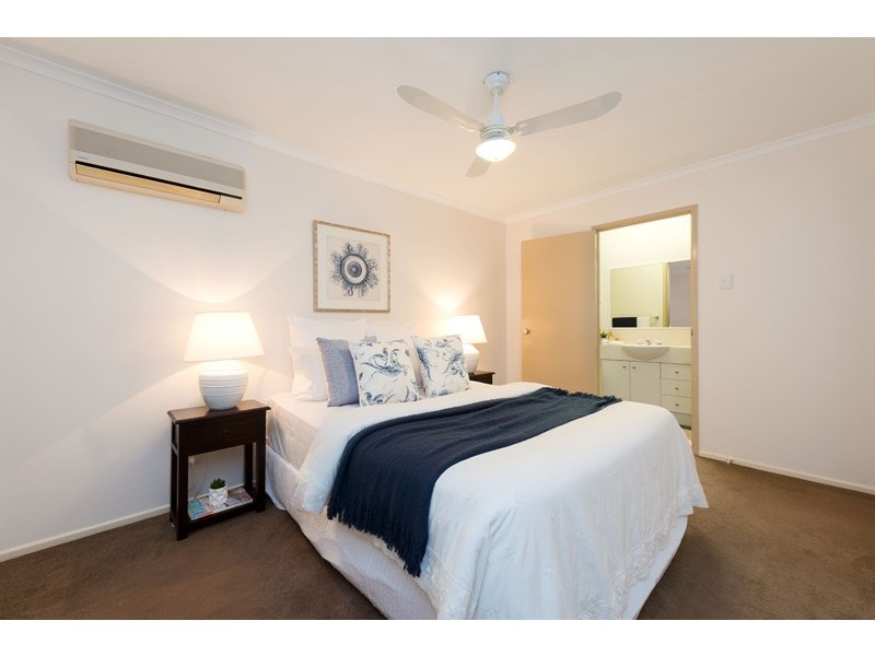 10 Nicholson Street, Mitchelton QLD 4053