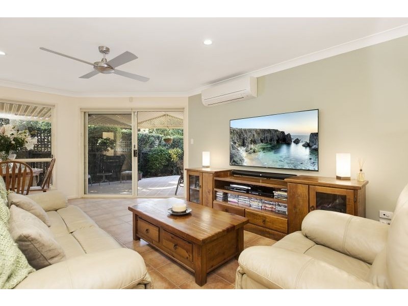 2 Glen Ct, Kenmore QLD 4069