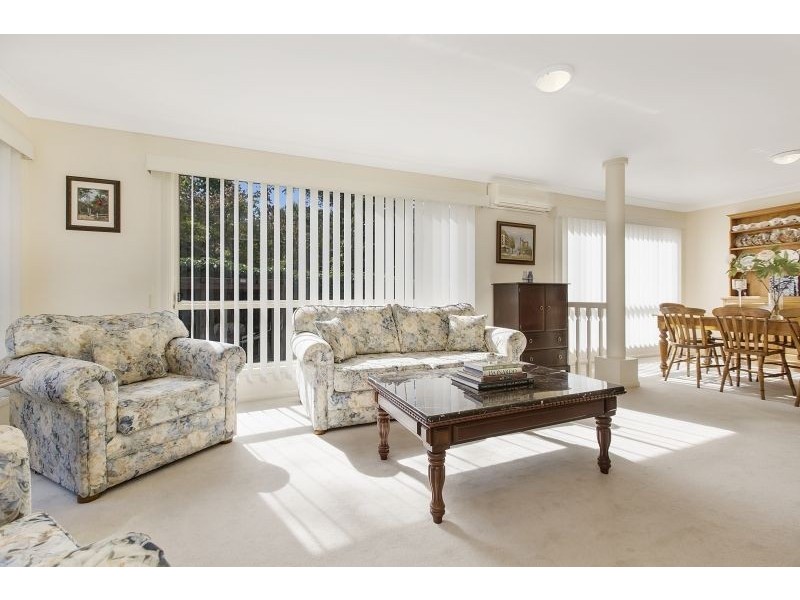 2 Glen Ct, Kenmore QLD 4069