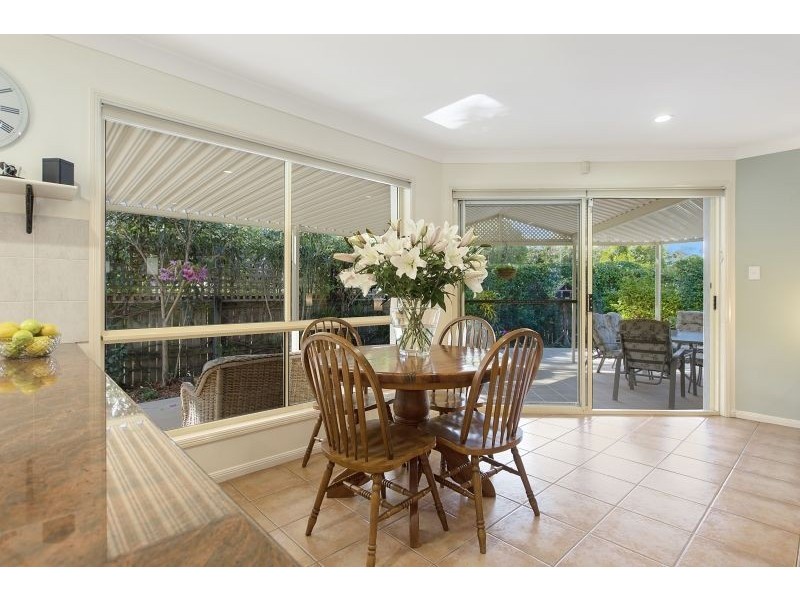 2 Glen Ct, Kenmore QLD 4069